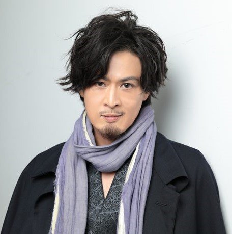 新納慎也