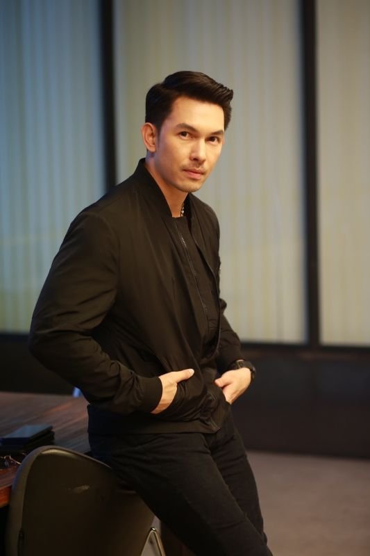 อธิชาติ ชุมนานนท์