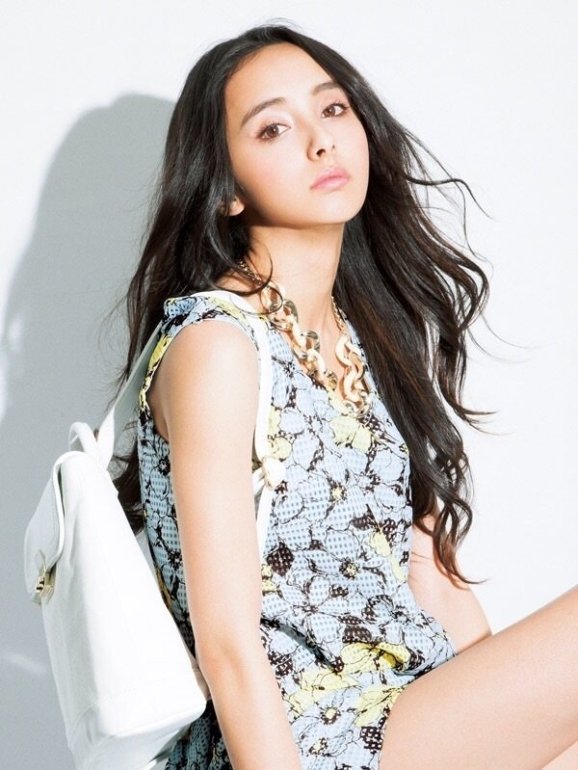 石田ニコル