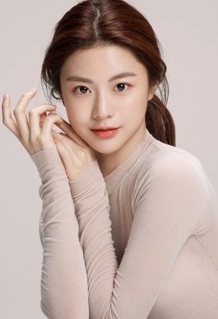 Ко Юн Чжон / Go Yoon Jung