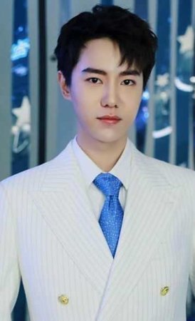 Люй Юнь Фэн / Lu Yun Feng