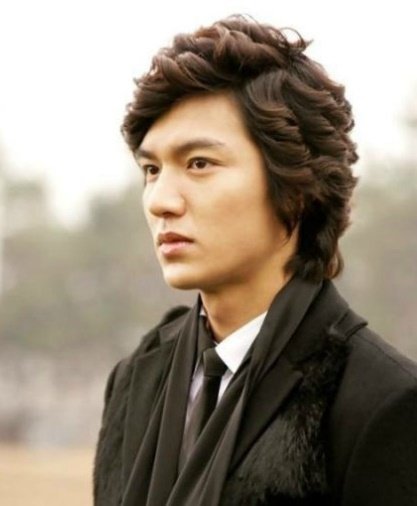 Ли мин сон новые дорамы. 1590547617 boys over flowers 2. Ли мин сон новые дорамы фото. Ли мин сон новые дорамы-1590547617 boys over flowers 2. картинка Ли мин сон новые дорамы. картинка 1590547617 boys over flowers 2. В Южной Корее Ли Мин Хо / Lee Min Ho высоко ценится как актер, и любая K-драма, в которой он снимается в эти дни, гарантировано станет, скорее всего, не только национальным, но и международным достоянием. Поклонники артиста считают, что помимо актерского мастерства, он также невероятно красив и харизматичен. Плюс, если вы видели его интервью, у ЛМХ отличное чувство юмора. Ну, а ежели вы пока новичок, раздумывающий, стоит ли присоединяться к фанатам Ли Мин Хо, посмотрите его шесть лучших K-драм (по оценкам нетизенов) и тогда принимайте решение.