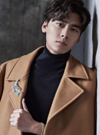Ли И Фэн / Li Yi Feng