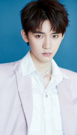 Чжоу И Жань / Zhou Yi Ran 2000