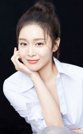 Гао Е / Chloe Gao / Gao Ye