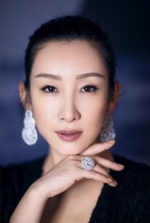 Цинь Хай Лу / Amanda Qin / Qin Hai Lu